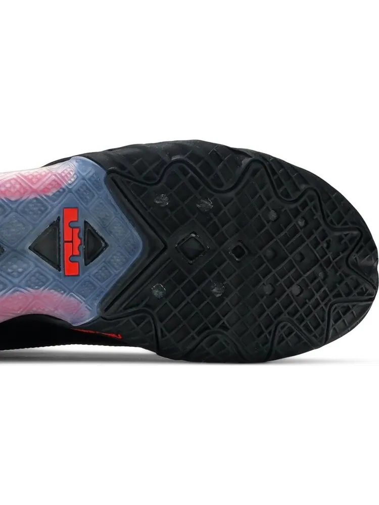Кроссовки Nike LeBron 18 Low 'Bred' — изображение 5 из 8, черный