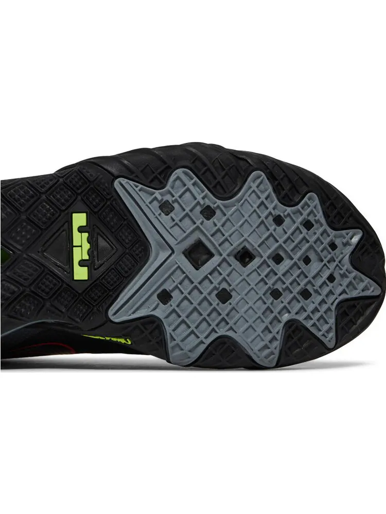 Кроссовки Nike LeBron 18 Low EP 'Air Max 95 Greedy' — изображение 5 из 7, белый