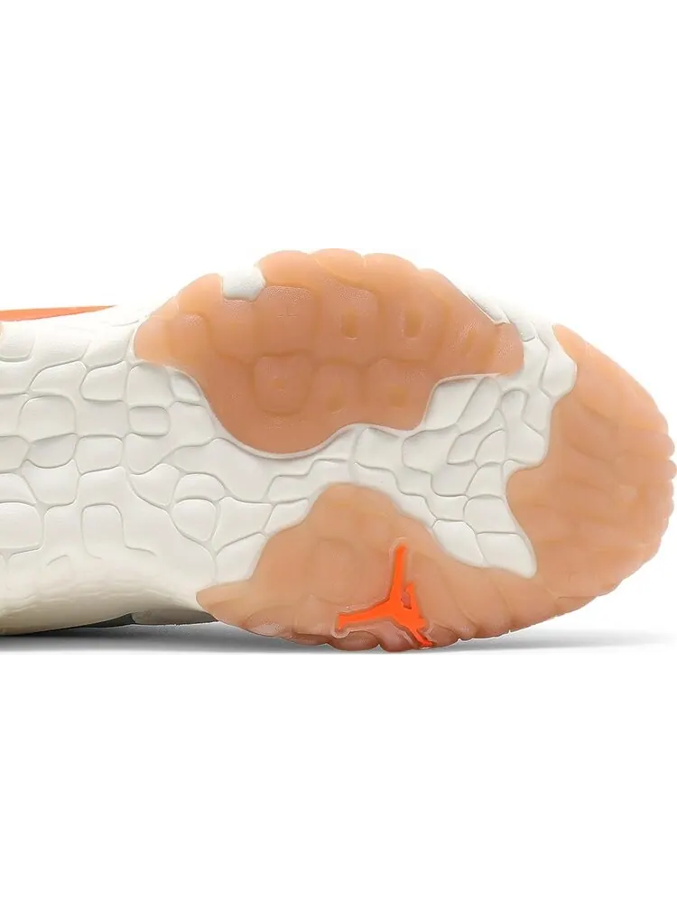 Кроссовки Jordan Delta 2 Light Smoke Grey Total Orange — изображение 5 из 8, серый