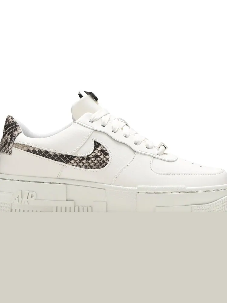 Кроссовки Nike Wmns Air Force 1 Pixel SE 'Sail Snake' — изображение 2 из 8, бежевый