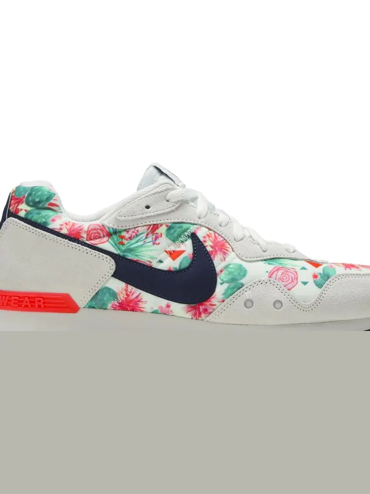 Кроссовки Nike Venture Runner 'N7' — изображение 2 из 8, серый