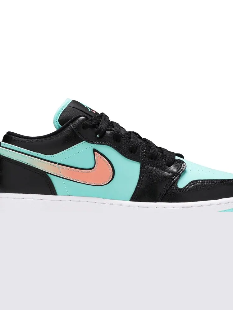 Кроссовки Air Jordan 1 Low SE GS Tropical Twist — изображение 2 из 8, бирюзовый