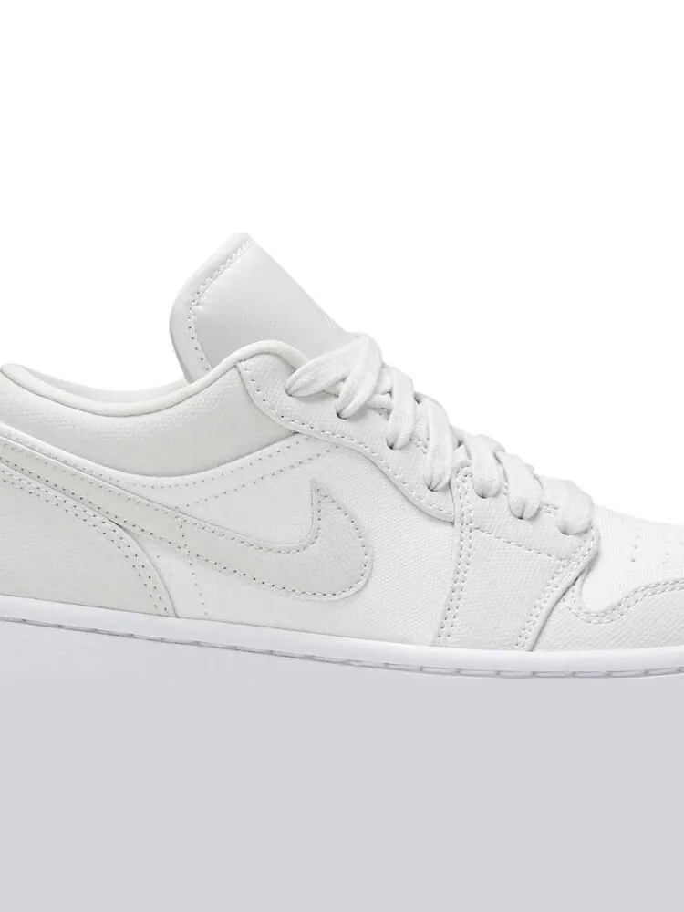Кроссовки Wmns Air Jordan 1 Low Spruce Aura — изображение 2 из 8, белый