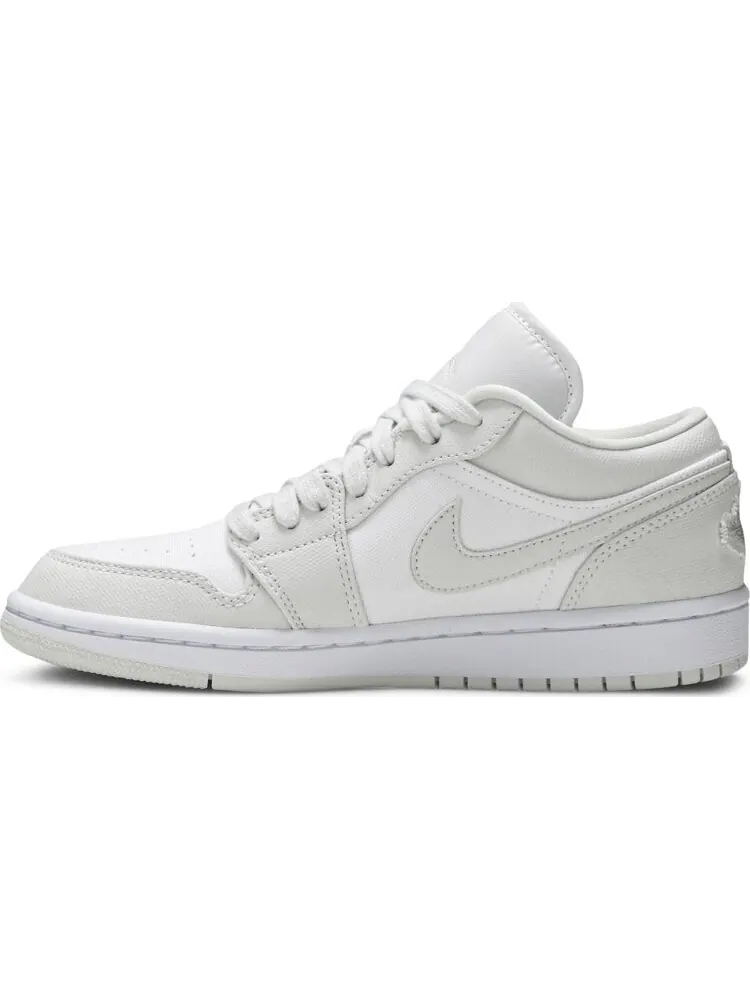 Кроссовки Wmns Air Jordan 1 Low Spruce Aura — изображение 3 из 8, белый