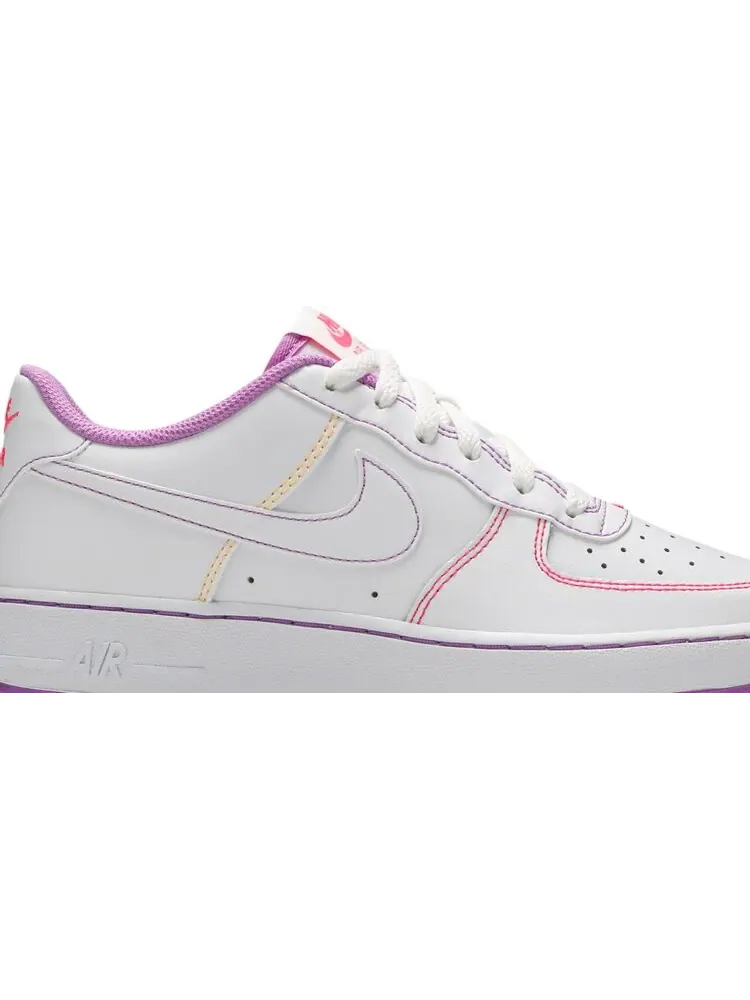 Кроссовки Nike Air Force 1 '07 Low GS 'Contrast Stitch - Fuchsia Glow' — изображение 2 из 8, белый