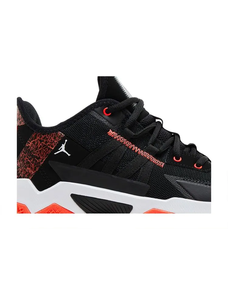 Кроссовки Jordan One Take 2 'Black Bright Crimson' — изображение 2 из 8, черный яркий
