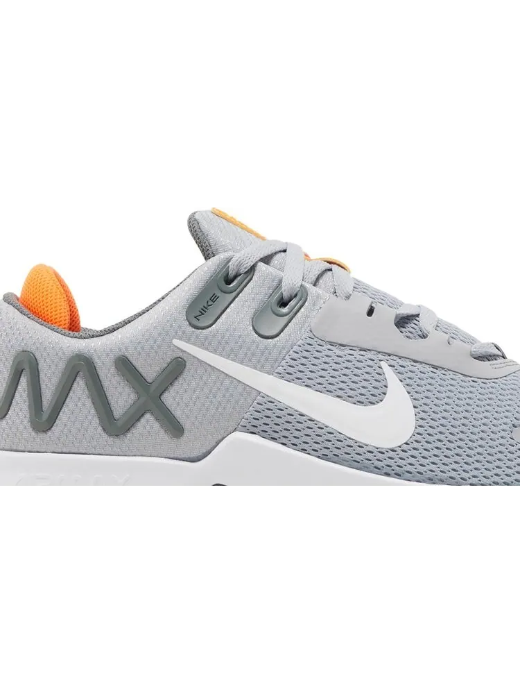 Кроссовки Nike Air Max Alpha Trainer 4 'Wolf Grey Total Orange' — изображение 2 из 8, серый