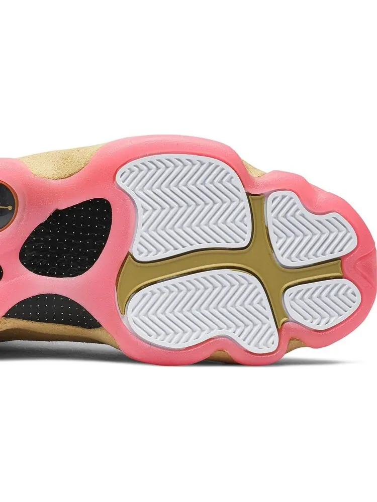 Кроссовки Air Jordan 13 Retro Chinese New Year — изображение 5 из 8, загар