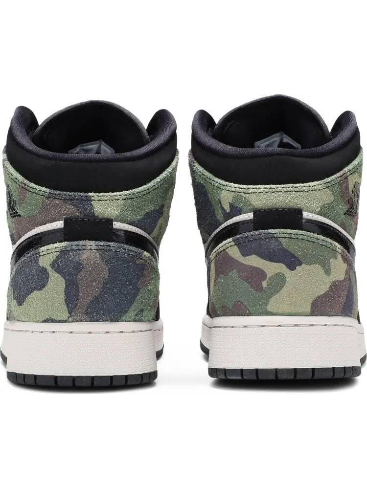 Кроссовки Air Jordan 1 Mid SE GS Camo — изображение 6 из 8, черный