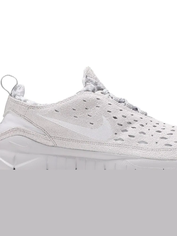 Кроссовки Nike Free Run Trail 'Neutral Grey' — изображение 2 из 8, серый