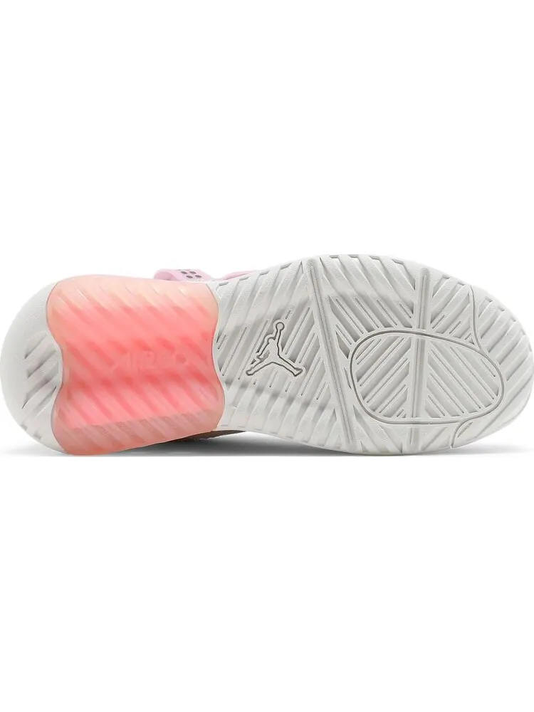 Кроссовки Wmns Jordan MA2 Light Bone Sunset Pulse — изображение 4 из 8, бежевый