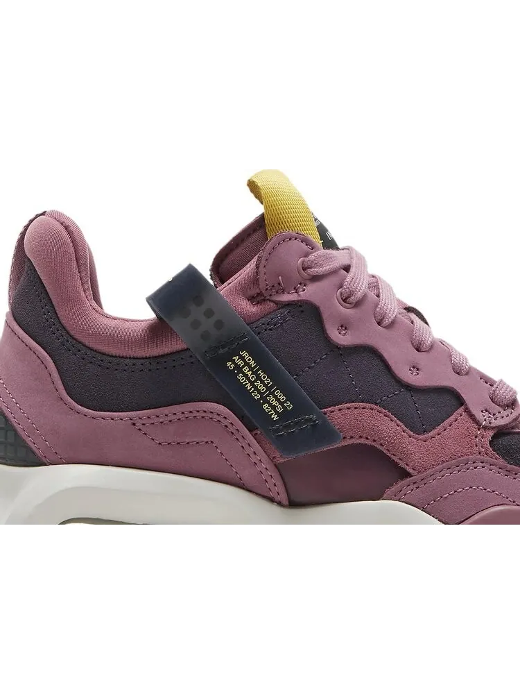 Кроссовки Wmns Jordan MA2 Light Mulberry — изображение 2 из 8, розовый