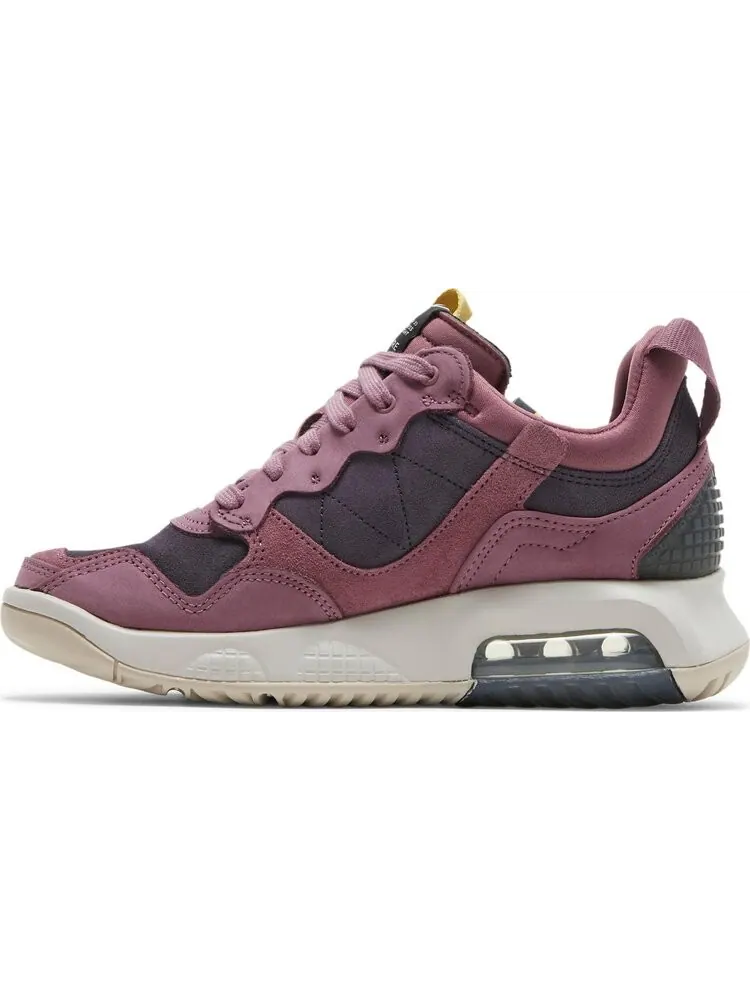 Кроссовки Wmns Jordan MA2 Light Mulberry — изображение 3 из 8, розовый