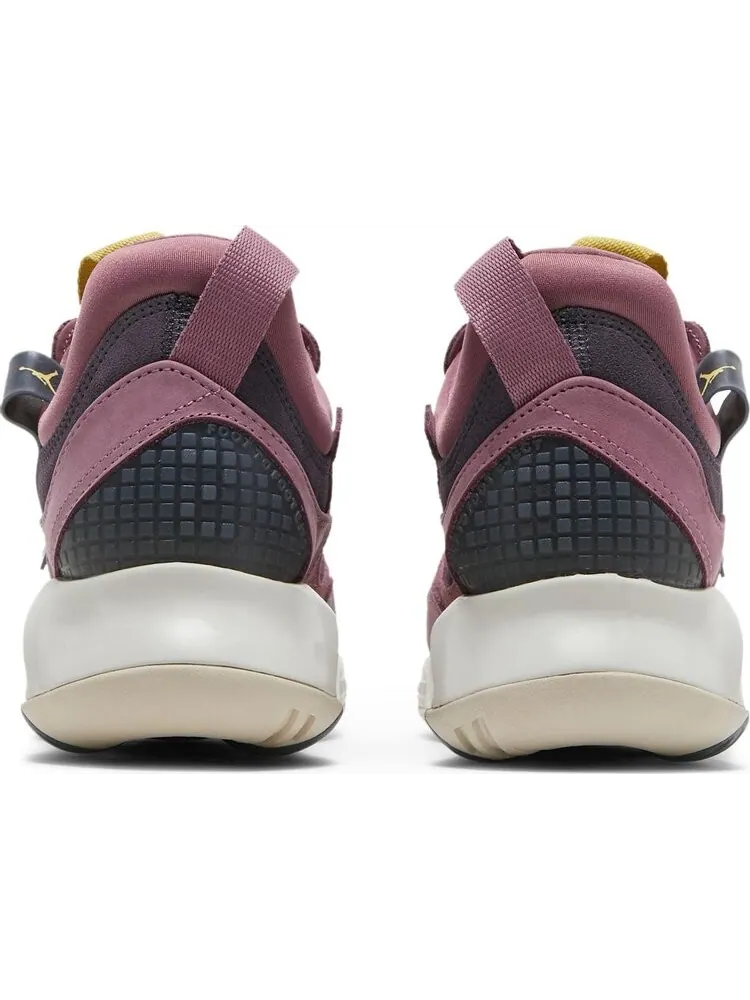 Кроссовки Wmns Jordan MA2 Light Mulberry — изображение 6 из 8, розовый