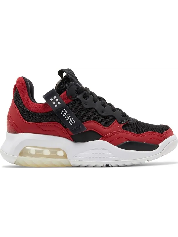 Кроссовки Wmns Jordan MA2 Bred — изображение 1 из 8, красный