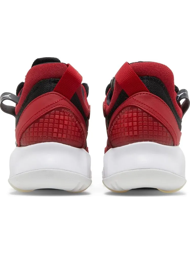 Кроссовки Wmns Jordan MA2 Bred — изображение 6 из 8, красный