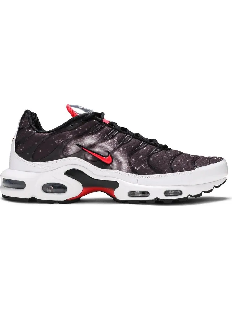Кроссовки Nike Air Max Plus 'Supernova 2020' — изображение 1 из 8, черный