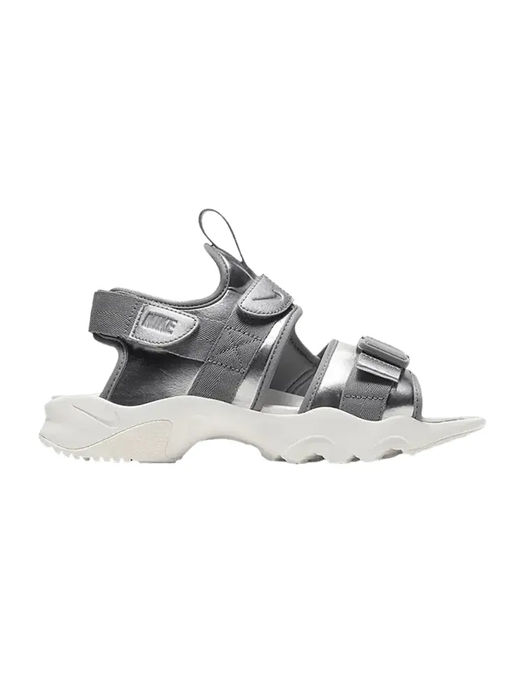 Кроссовки Wmns Canyon Sandal 'Metallic Silver' — изображение 1 из 1, металлик серебристый
