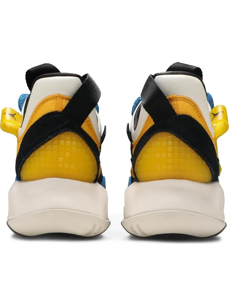 Кроссовки Jordan MA2 GS University Gold — изображение 6 из 8, желтый