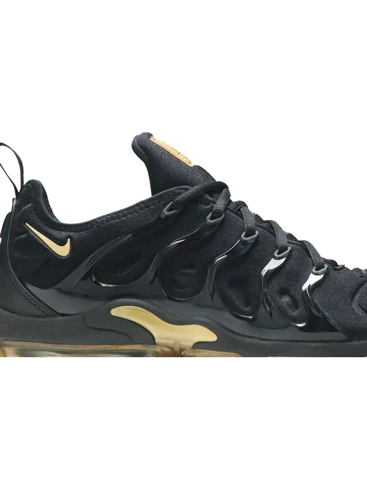 Кроссовки Nike Air VaporMax Plus 'Black Gold' — изображение 2 из 8, черный