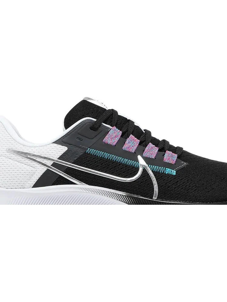 Кроссовки Nike Air Zoom Pegasus 38 'Black Metallic Silver' — изображение 2 из 8, черный