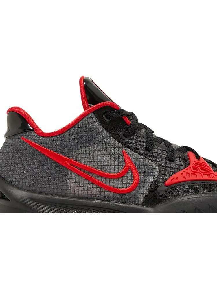 Кроссовки Nike Kyrie Low 4 EP 'Bred' — изображение 2 из 8, черный