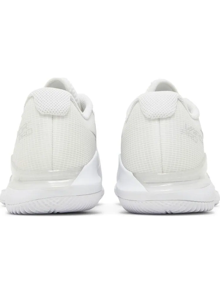 Кроссовки Nike Wmns NikeCourt Air Zoom Vapor Pro 'White Metallic Silver' — изображение 6 из 8, белый