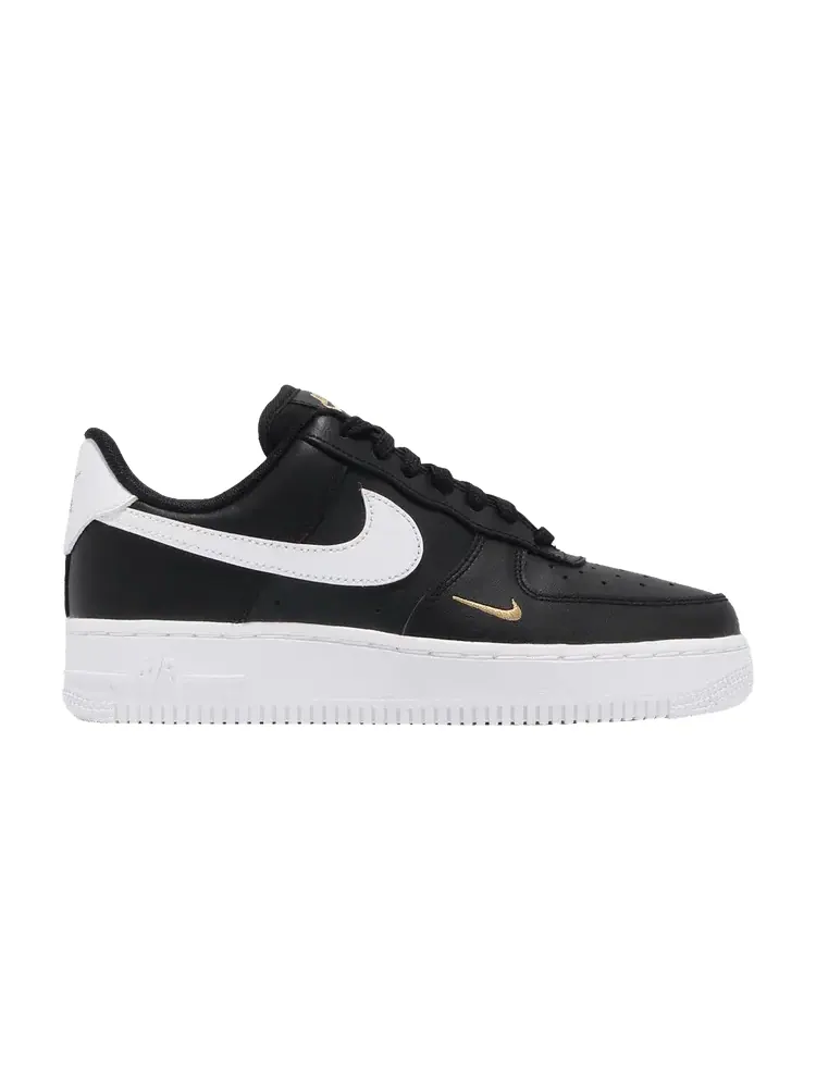 Кроссовки Nike Wmns Air Force 1 '07 Essential 'Black White' — изображение 1 из 1