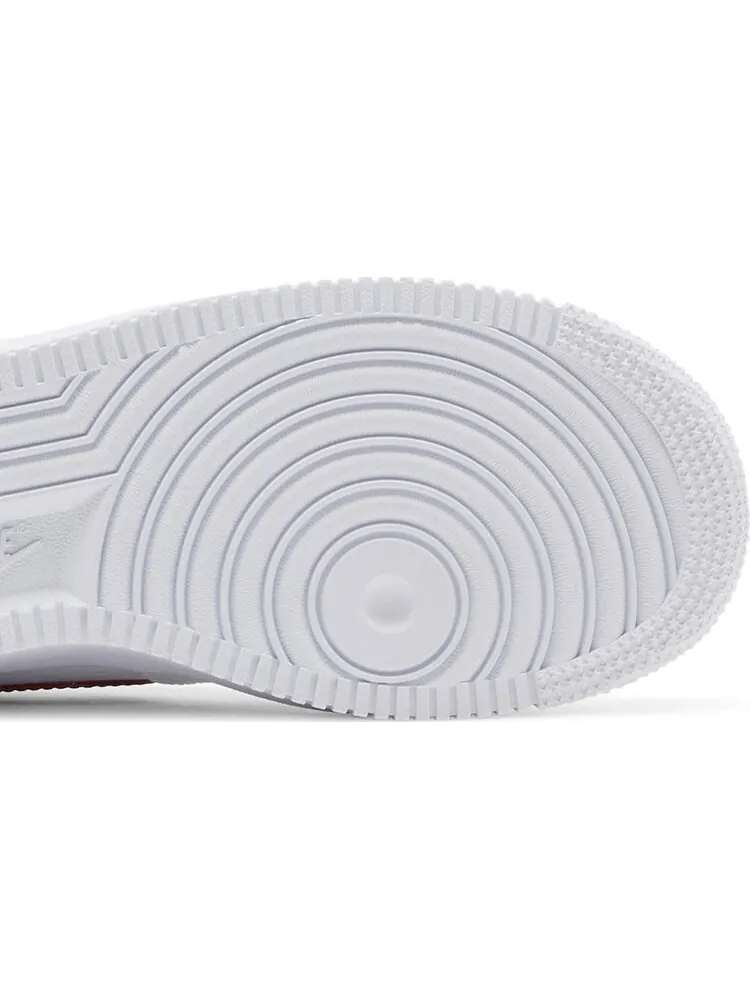 Кроссовки Nike Wmns Air Force 1 Essential Low 'White Gym Red' — изображение 5 из 8, красный