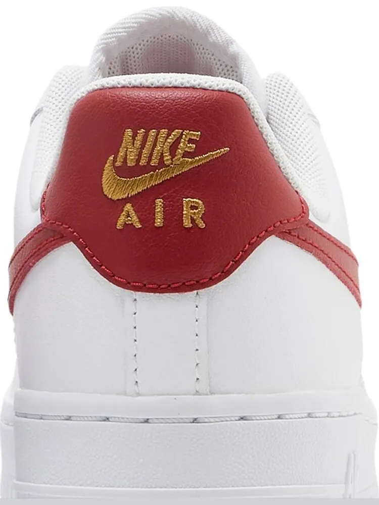 Кроссовки Nike Wmns Air Force 1 Essential Low 'White Gym Red' — изображение 7 из 8, красный