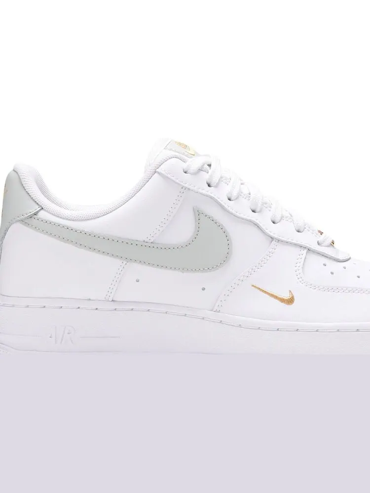 Кроссовки Nike Wmns Air Force 1 'White Light Silver' — изображение 2 из 8, белый