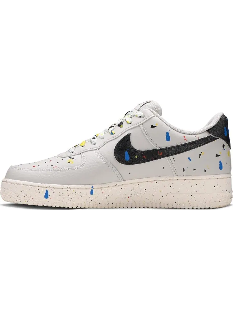 Кроссовки Nike Air Force 1 '07 LV8 'Paint Splatter - Light Bone' — изображение 3 из 8, белый