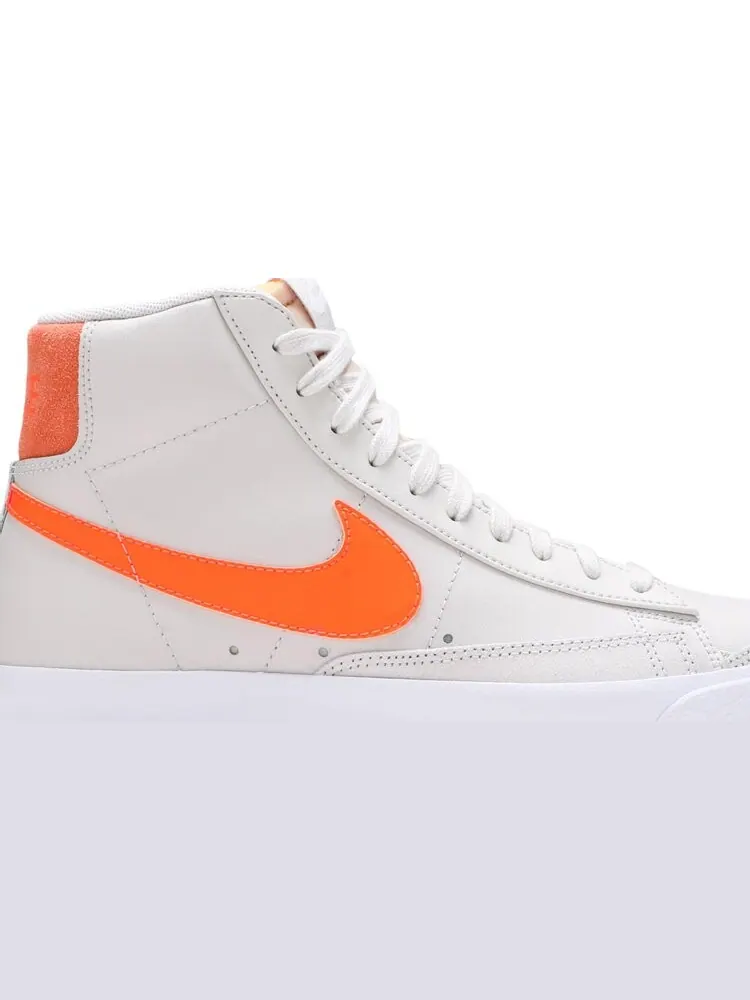 Кроссовки Nike Wmns Blazer Mid '77 'Light Bone Orange' — изображение 2 из 8, бежевый