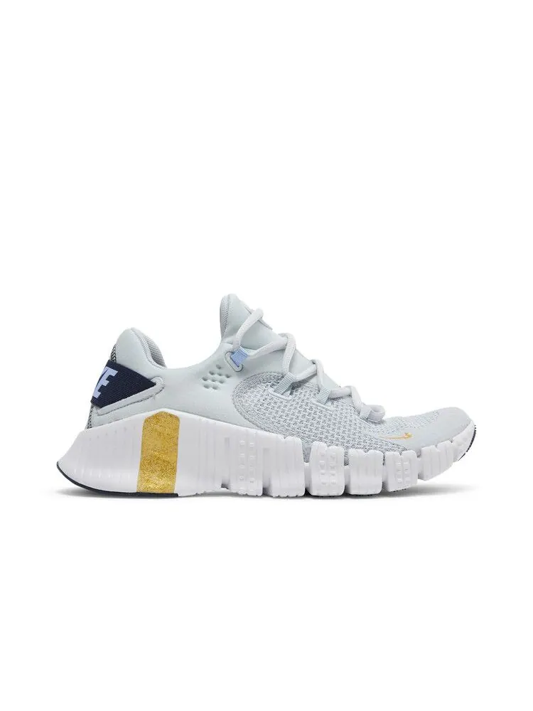 Кроссовки Nike Wmns Free Metcon 4 'Pure Platinum Metallic Gold Coin' — изображение 2 из 9