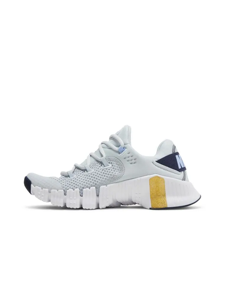 Кроссовки Nike Wmns Free Metcon 4 'Pure Platinum Metallic Gold Coin' — изображение 4 из 9