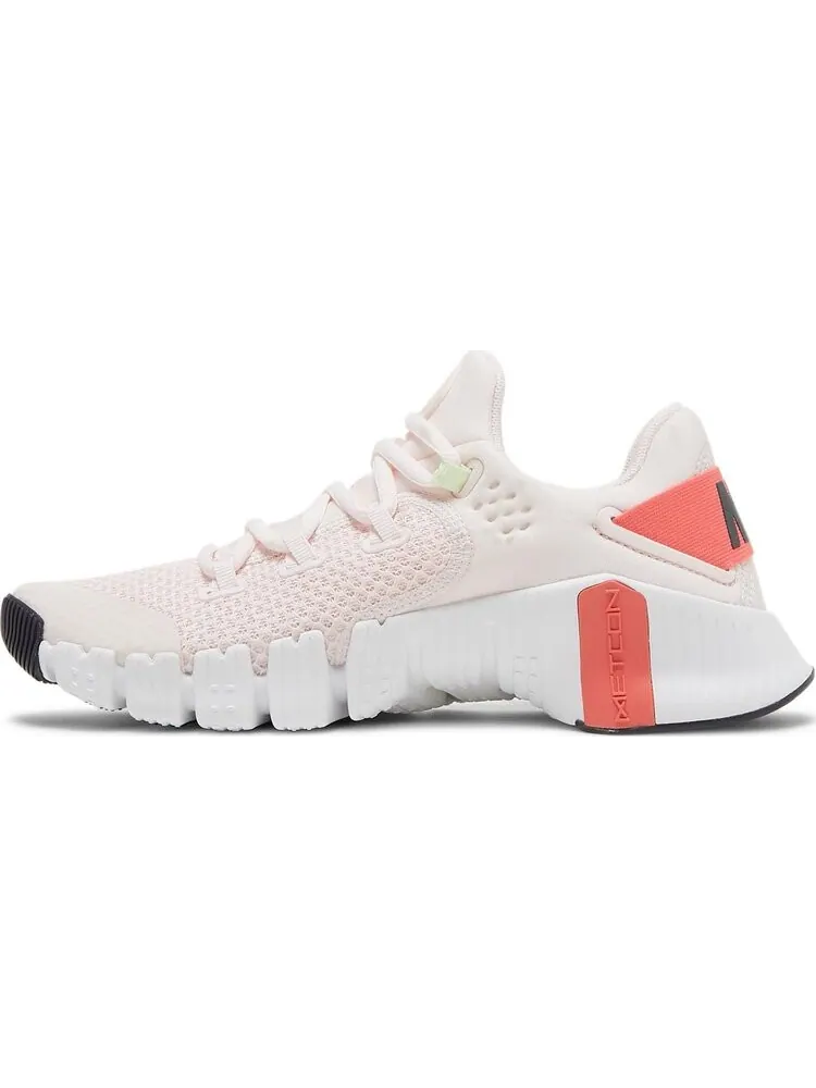 Кроссовки Nike Wmns Free Metcon 4 'Light Soft Pink Magic Ember' — изображение 3 из 8, розовый