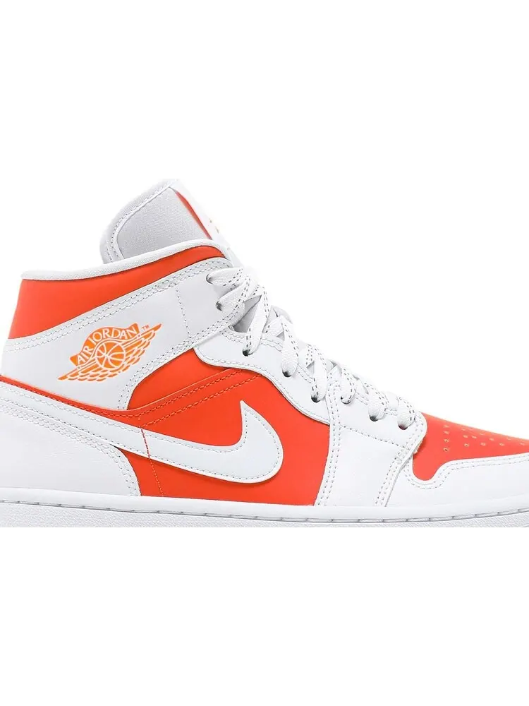 Кроссовки Wmns Air Jordan 1 Mid SE Bright Citrus — изображение 2 из 8, оранжевый