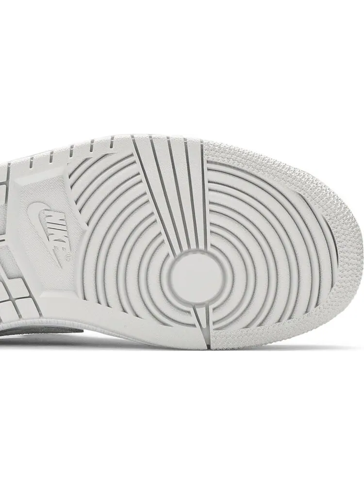 Кроссовки Wmns Air Jordan 1 Retro Low OG Neutral Grey 2021 — изображение 5 из 8, белый