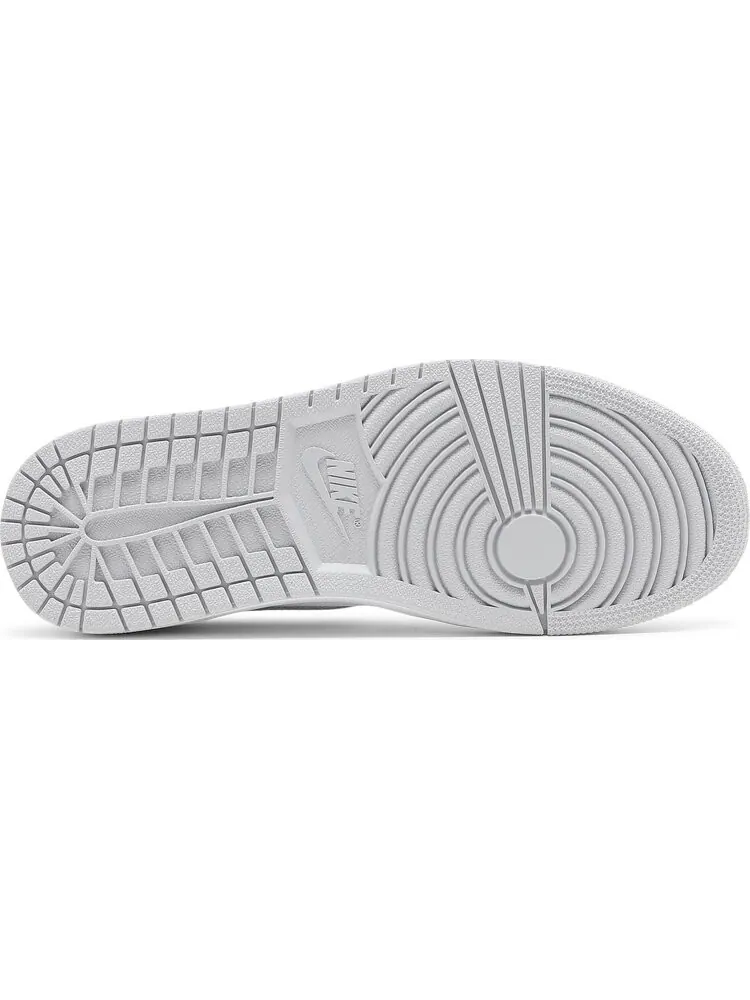 Кроссовки Air Jordan 1 Retro Low OG Neutral Grey 2021 — изображение 4 из 10, серый