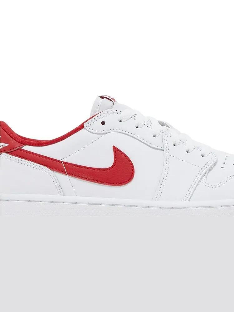 Кроссовки Air Jordan 1 Retro Low OG 'University Red' — изображение 2 из 4, белый