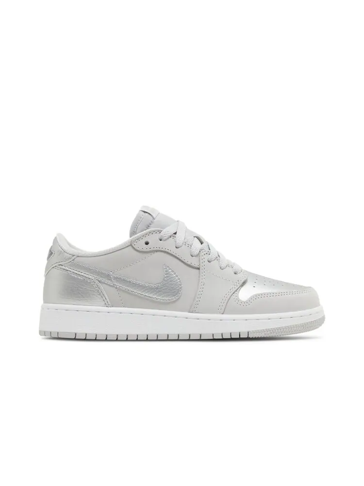 Кроссовки Air Jordan 1 Retro Low OG GS — изображение 1 из 4, серый