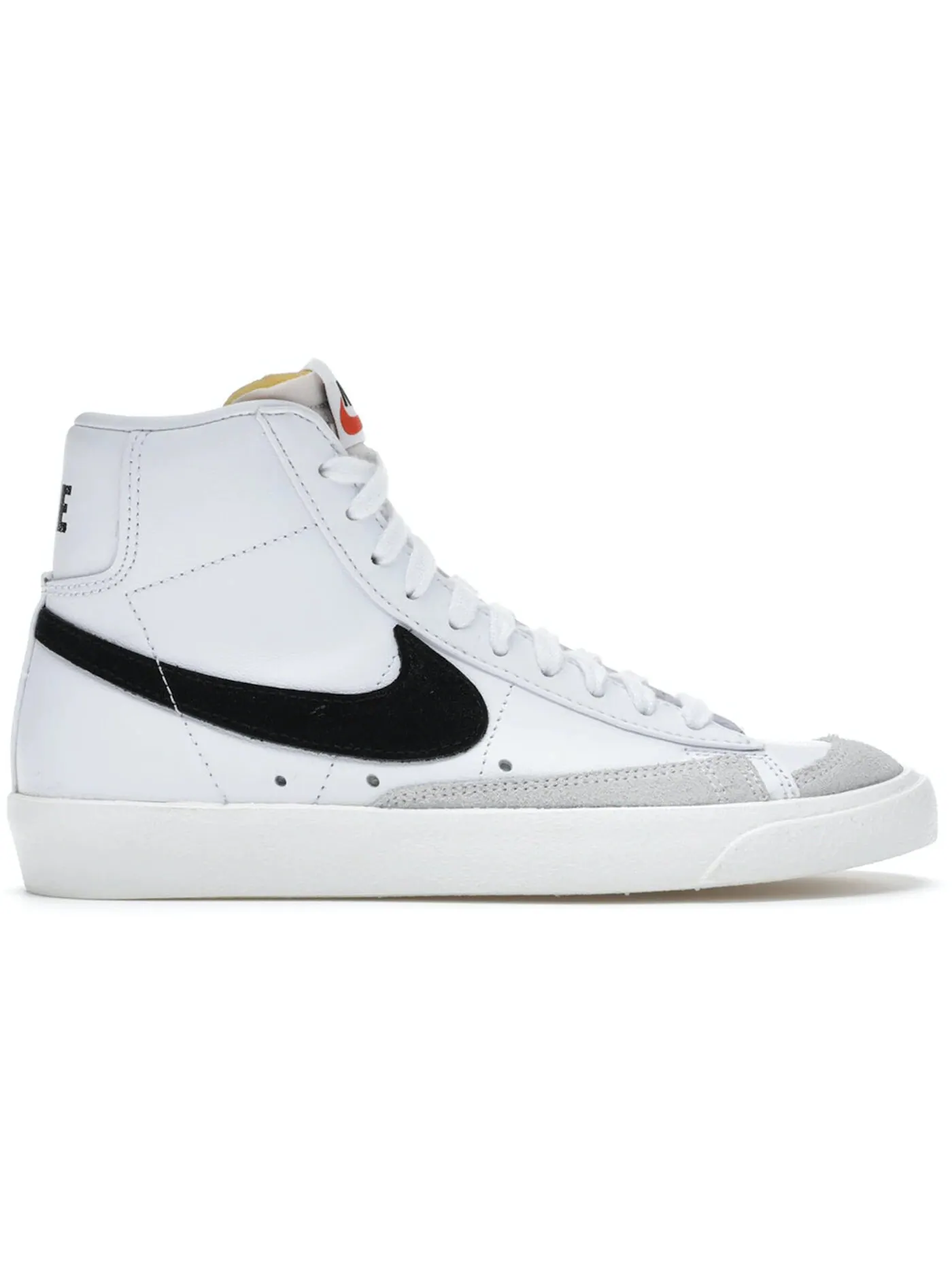 Кроссовки Nike Blazer Mid '77 для женщин — изображение 1 из 4, белый