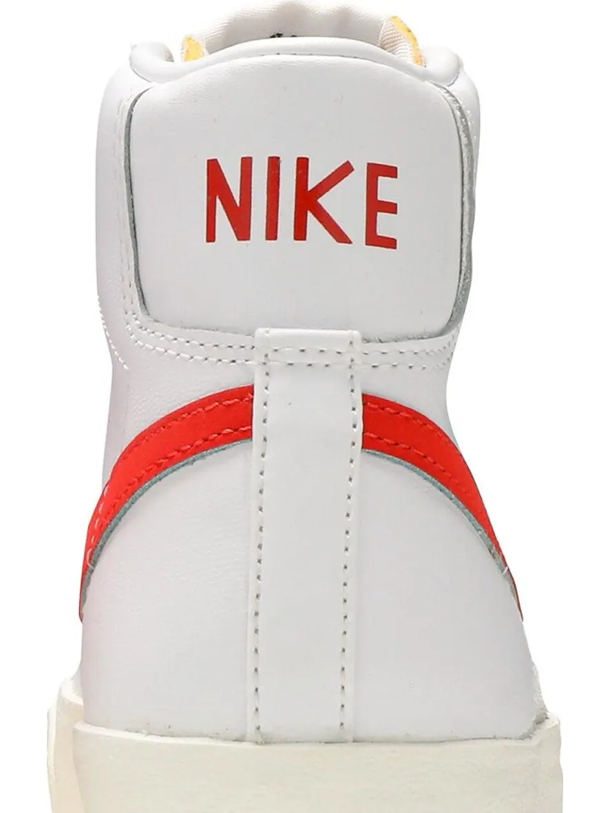 Кроссовки Nike Blazer Mid '77 Vintage 'Habanero Red' — изображение 7 из 8, красный
