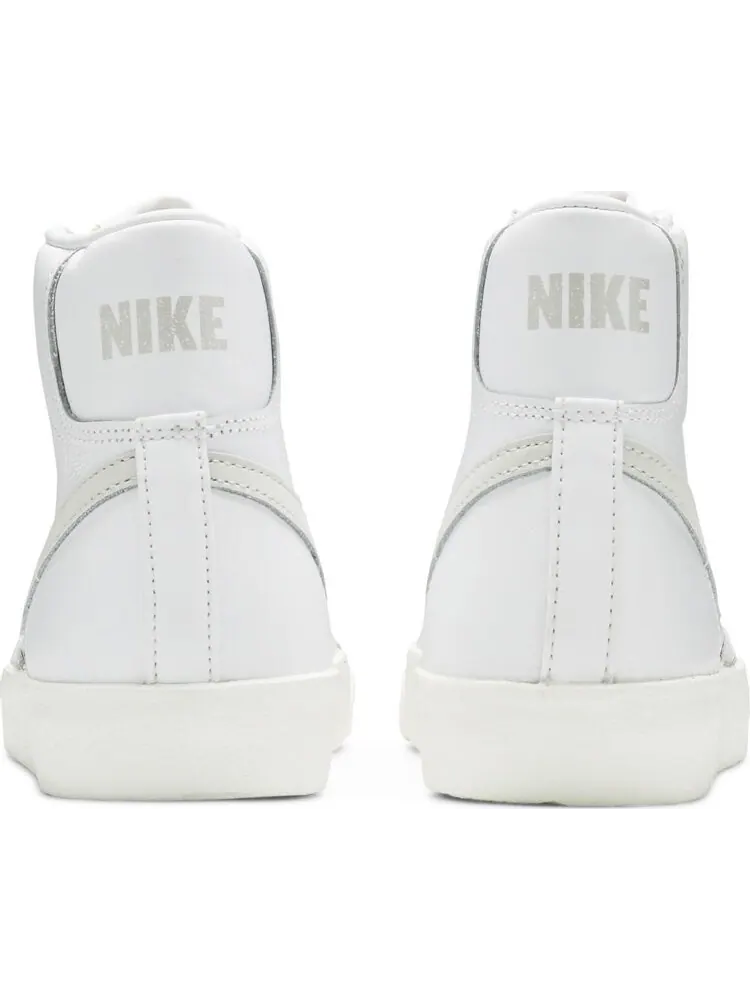 Кроссовки Nike Wmns Blazer '77 Vintage Mid 'Light Bone' — изображение 6 из 8, белый