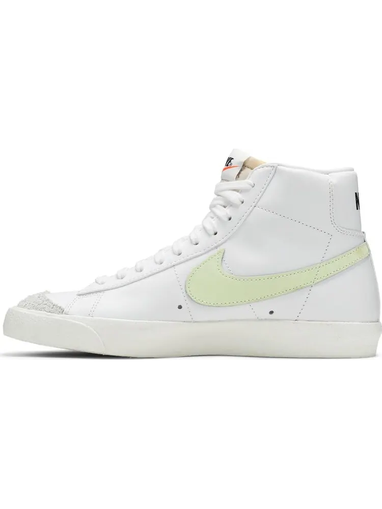 Кроссовки Nike Wmns Blazer Mid '77 'Barely Volt' — изображение 3 из 8, белый