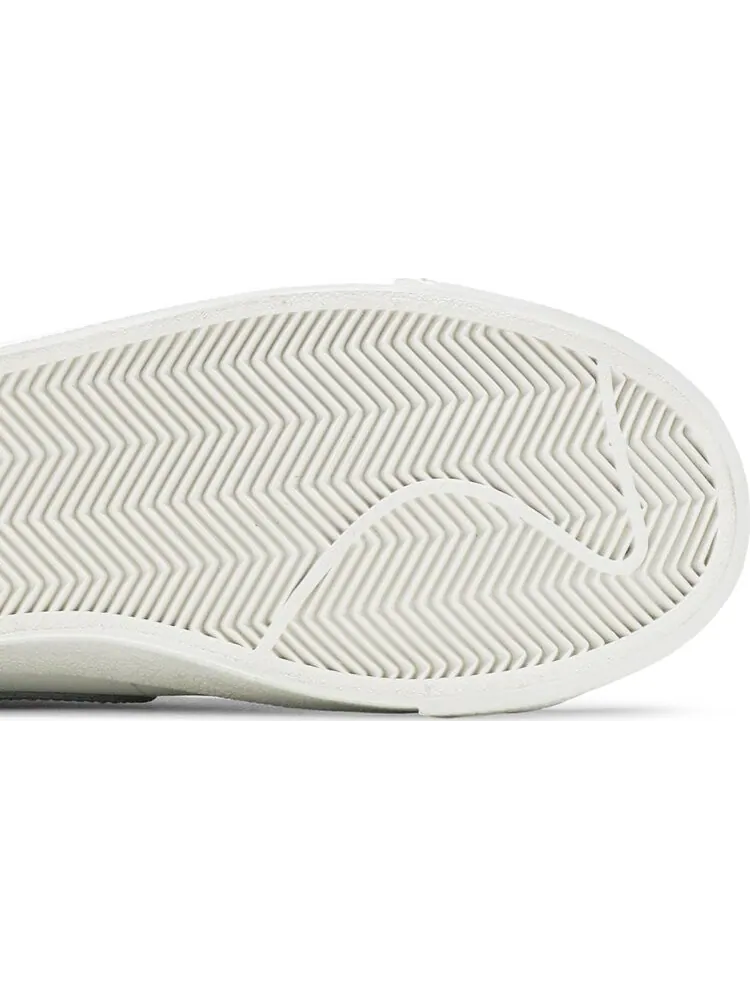Кроссовки Nike Wmns Blazer Mid '77 'White Silver Metallic' — изображение 5 из 8, белый