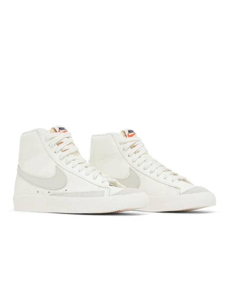 Кроссовки Nike Wmns Blazer Mid '77 Vintage 'Sail Light Bone' — изображение 9 из 9, светлый//черный