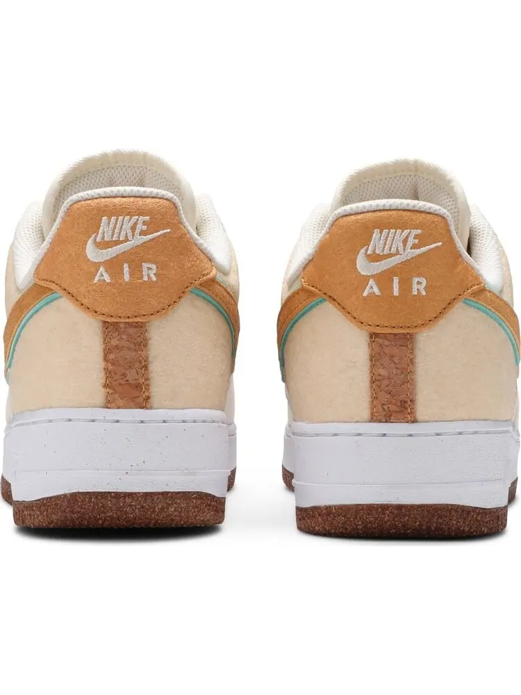 Кроссовки Nike Air Force 1 '07 Premium 'Happy Pineapple' — изображение 6 из 8, бежевый