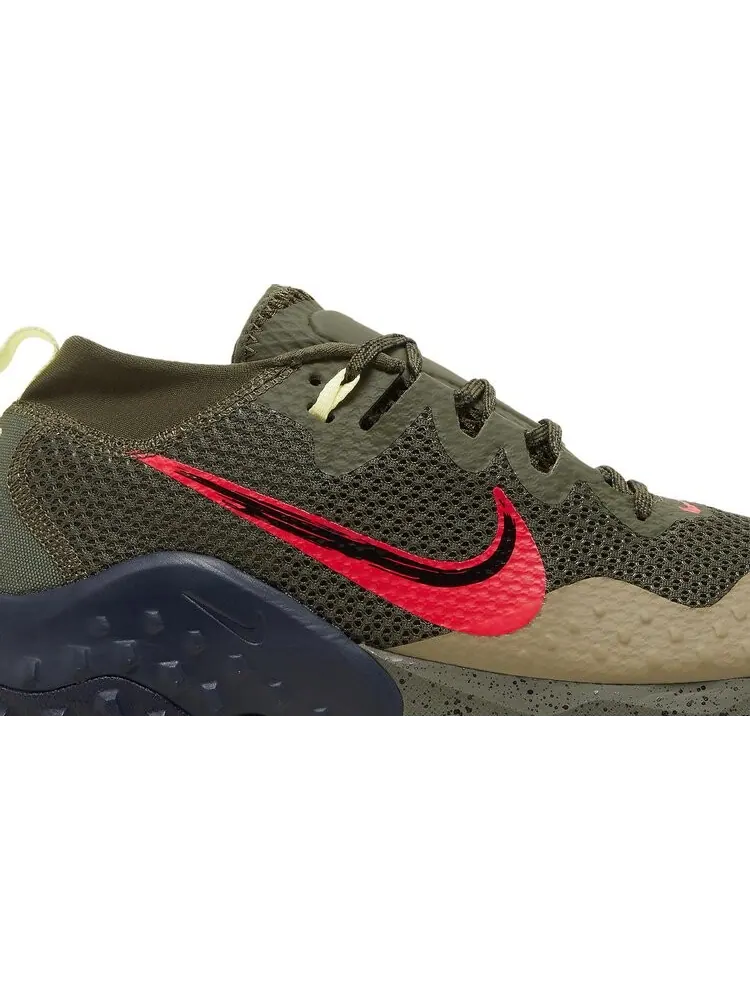 Кроссовки Nike Wildhorse 7 'Cargo Khaki Siren Red' — изображение 2 из 8, зеленый