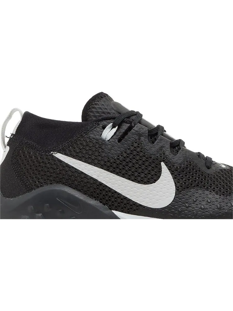 Кроссовки Nike Wmns Wildhorse 7 'Black Pure Platinum' — изображение 2 из 8, черный